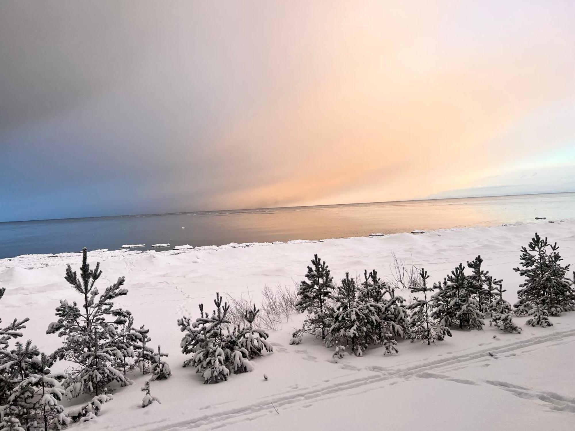 Lovely Apartment By The Sea. Ķesterciems Buitenkant foto